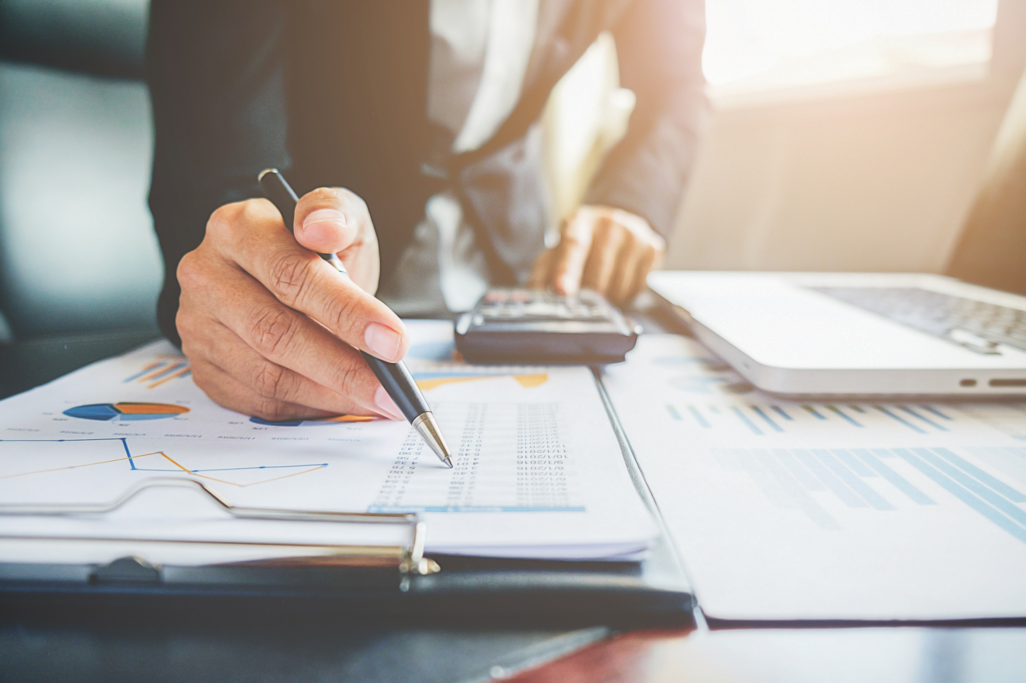 Tax Advisor vs Accountant Cost Comparison